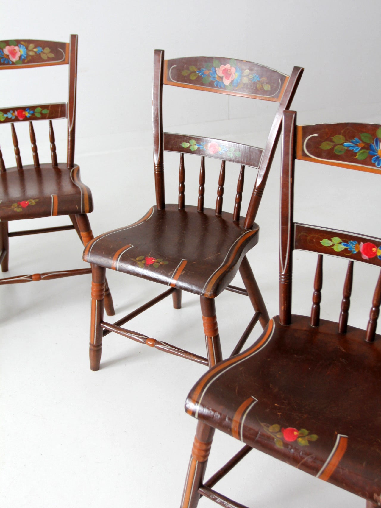 antique set of 6 painted plank seat chairs
