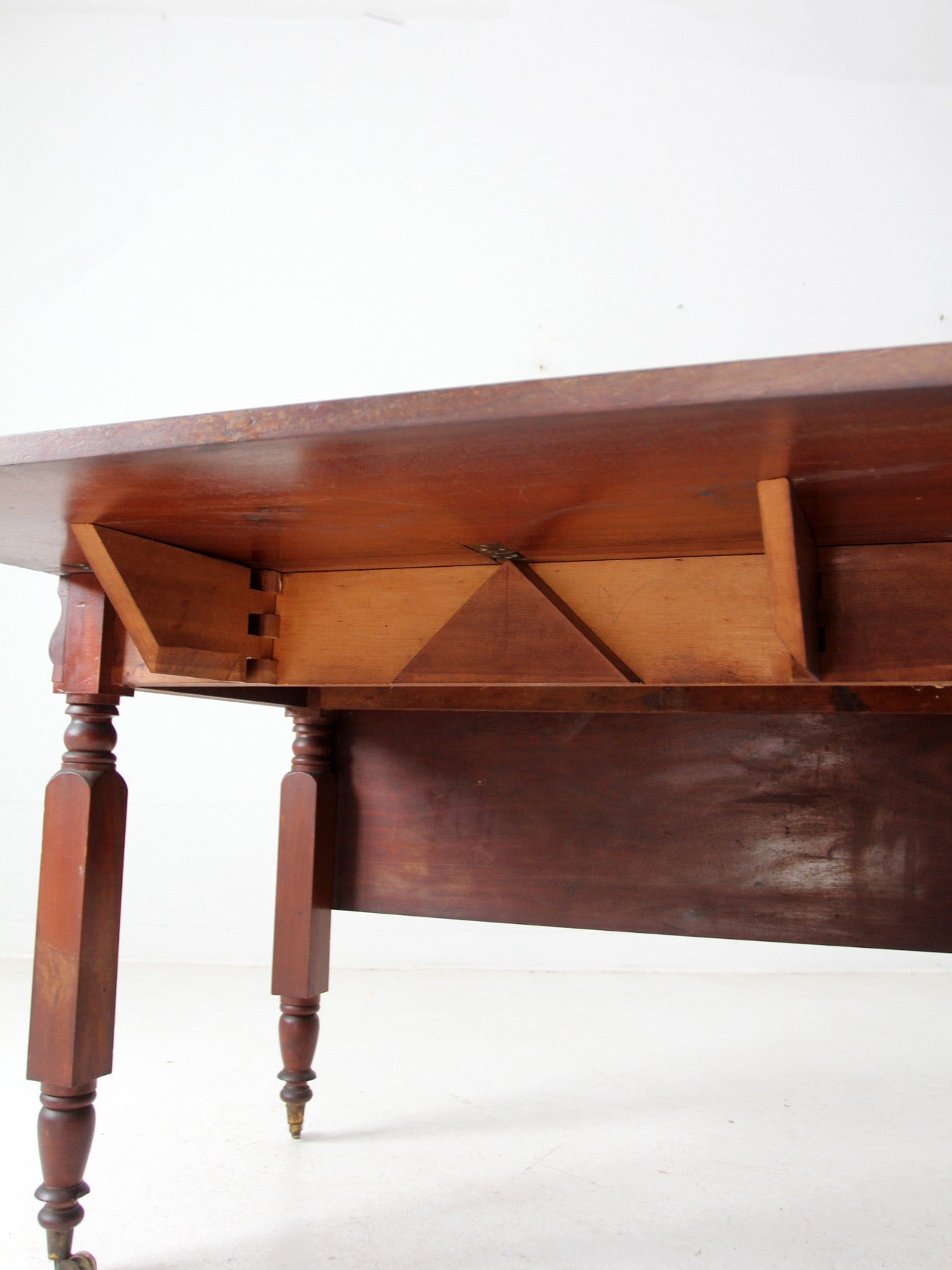antique mahogany drop leaf table