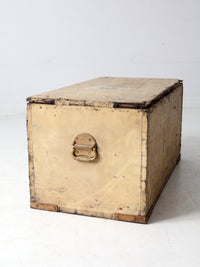 antique flat top trunk