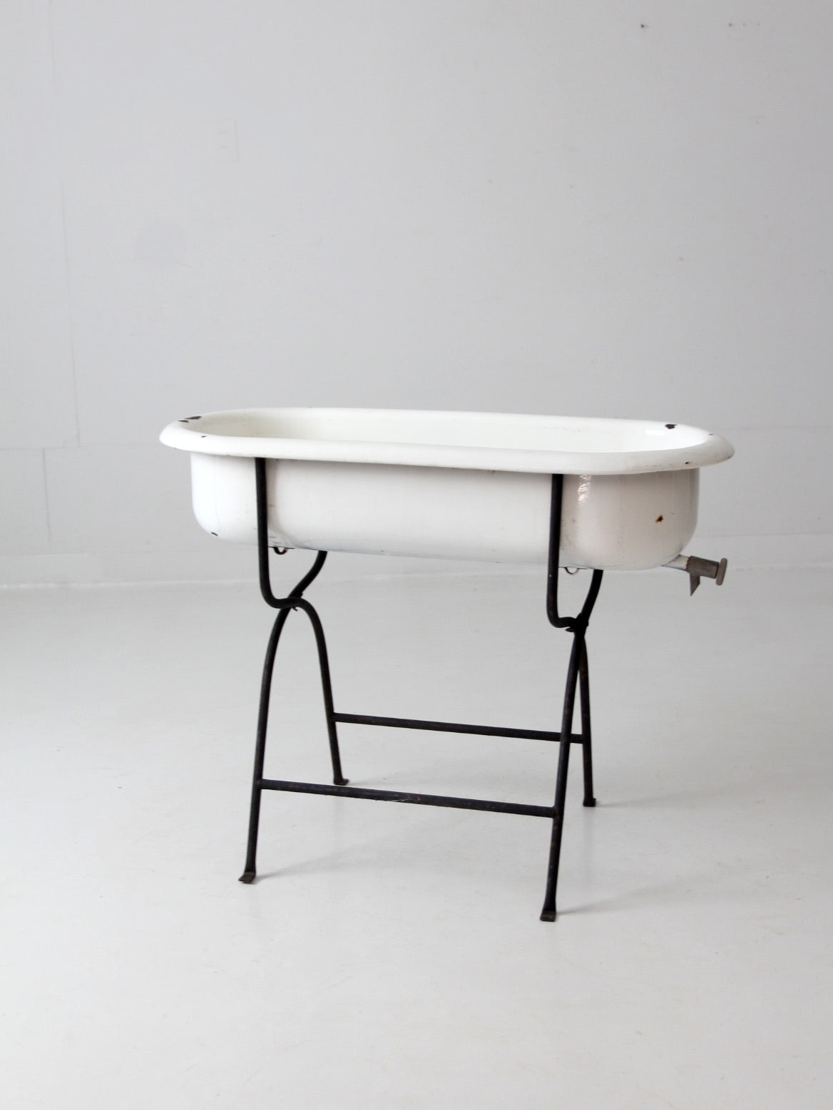 vintage 1930s Hungarian tub on stand