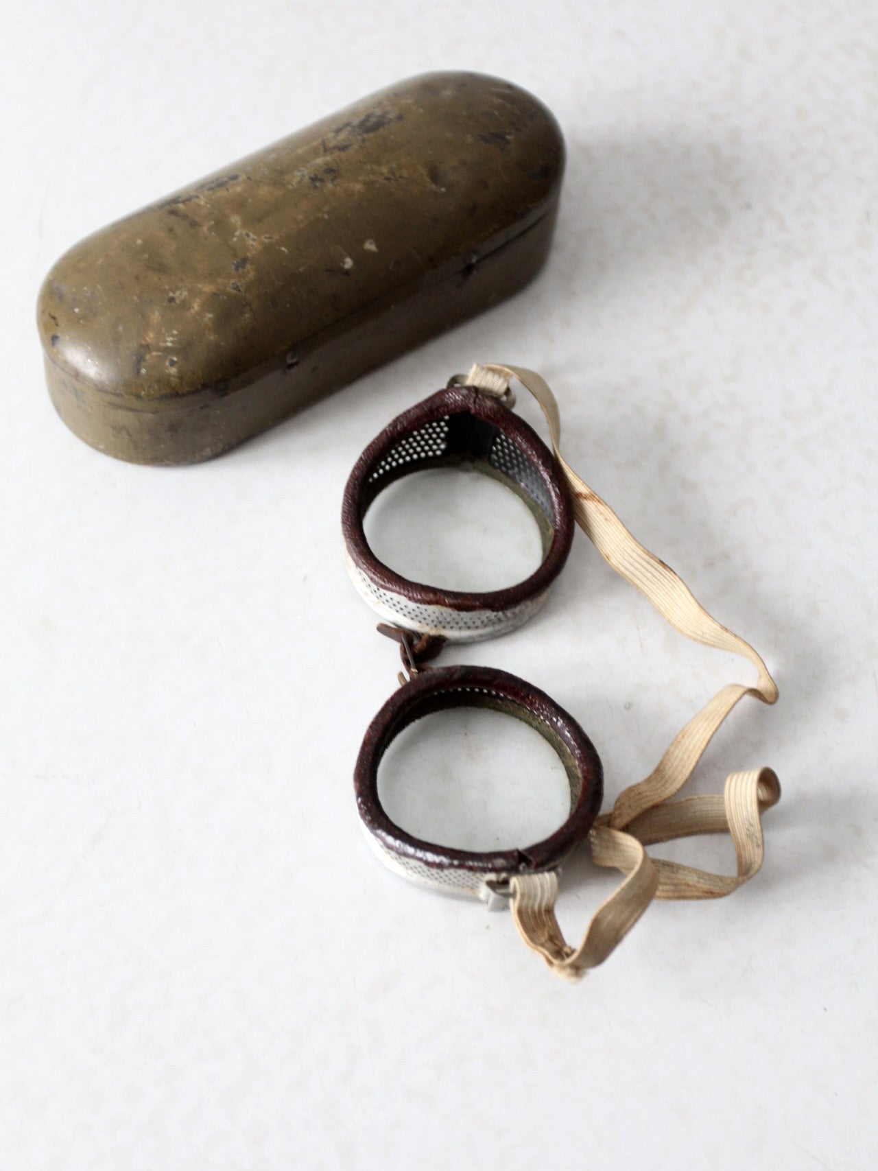 vintage 1940's Wilson goggles with case