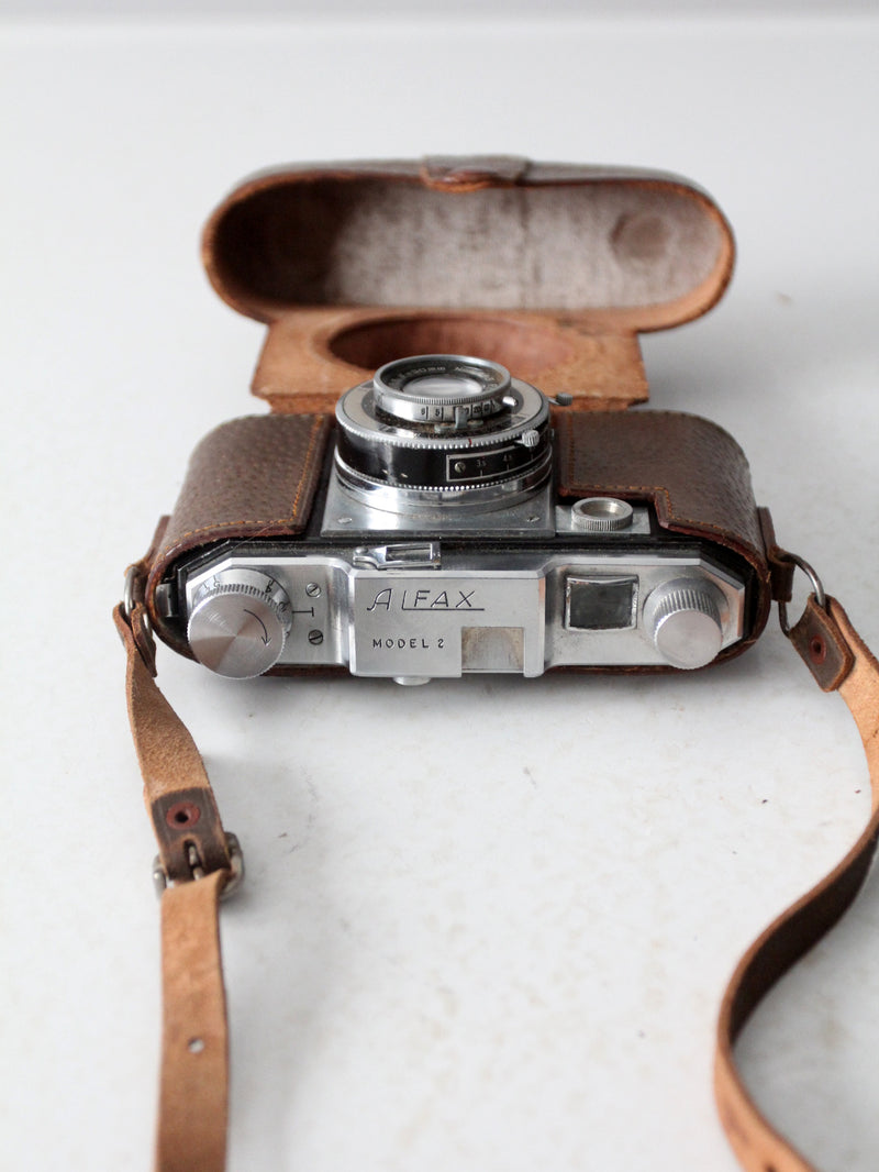 vintage Alfax Model ll camera with leather carrying case