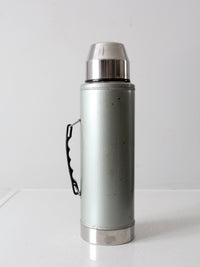vintage Uno Vac thermos