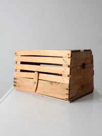 vintage handmade 4-H chicken carrier crate