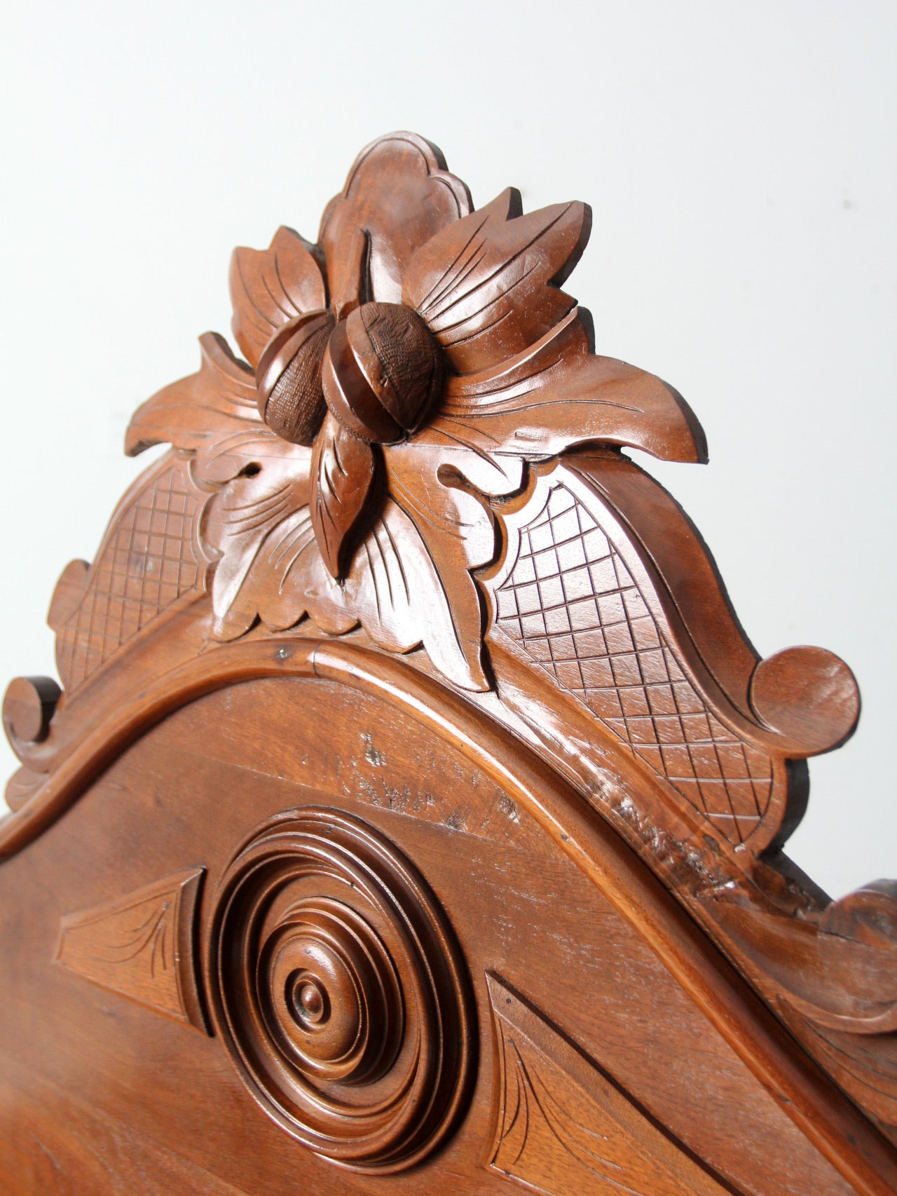 Victorian style carved wood footboard bench