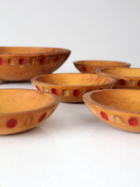 mid-century Munising salad bowl set of 7