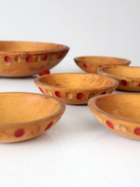 mid-century Munising salad bowl set of 7