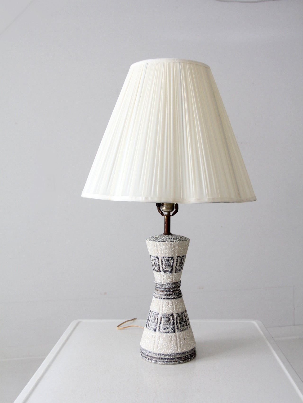 mcm ceramic table lamp