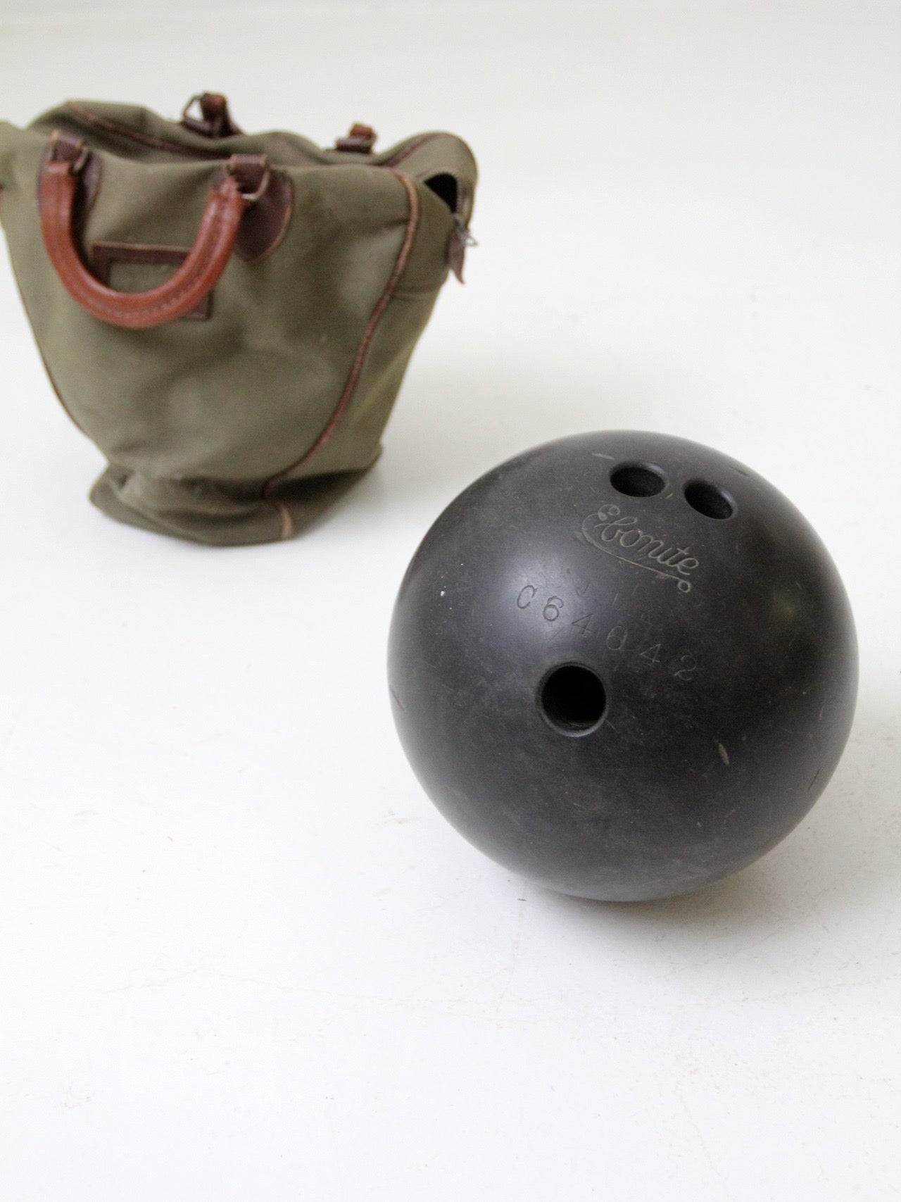 mid-century Ebonite 16 lb bowling ball with bag
