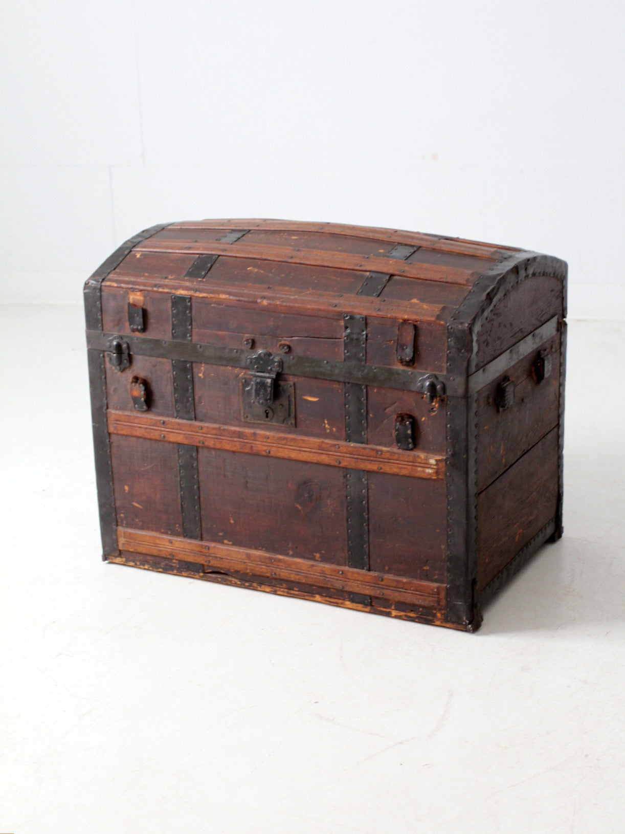 antique barrel top steamer trunk