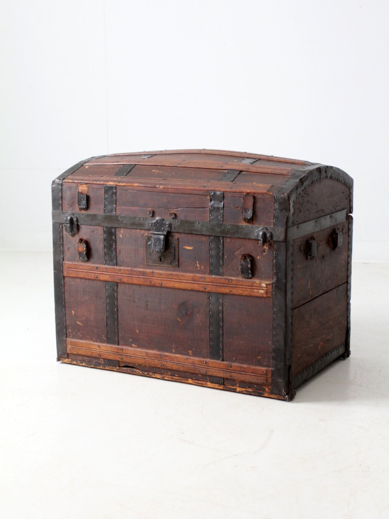 antique barrel top steamer trunk