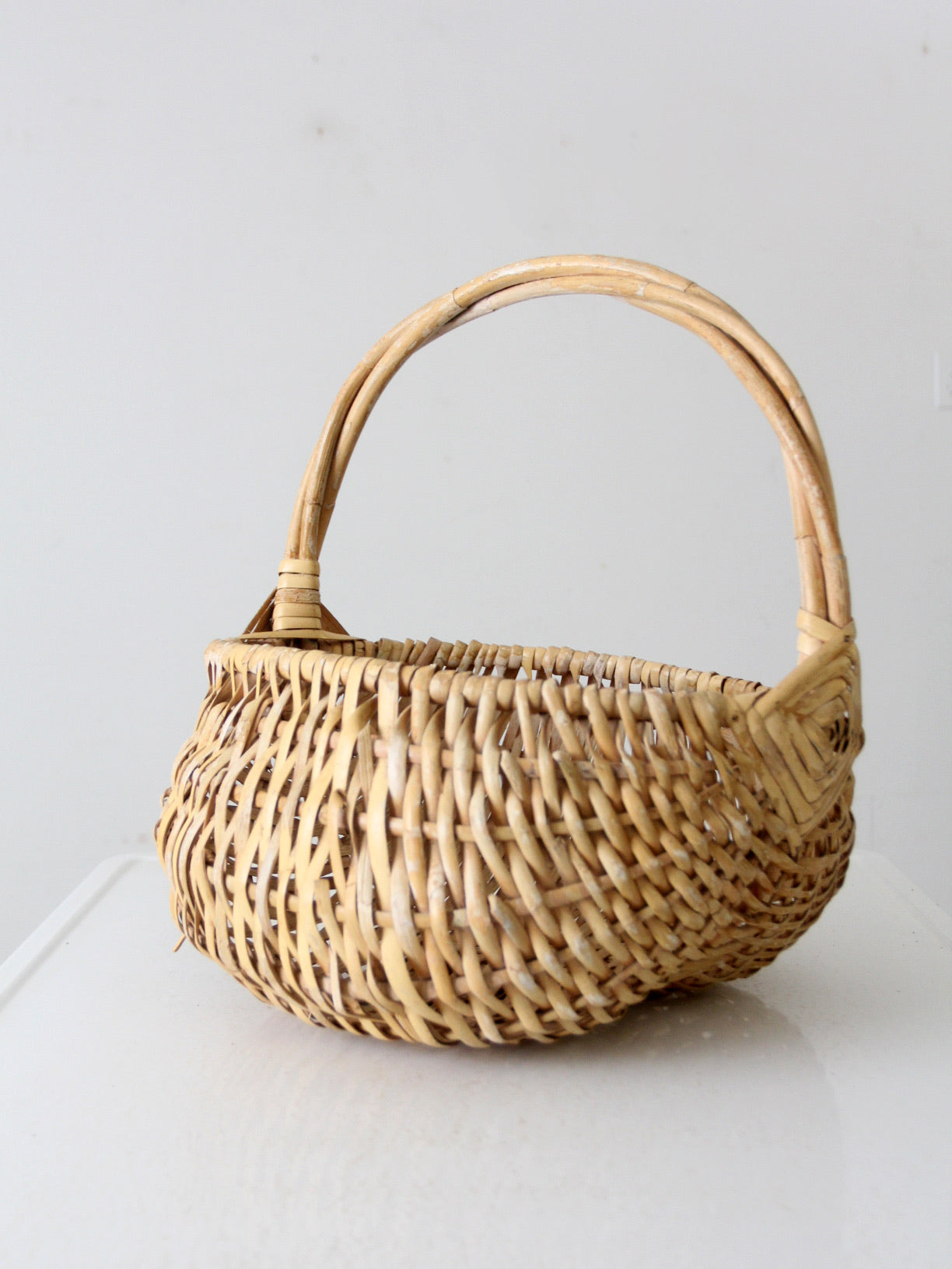 vintage gathering buttocks basket