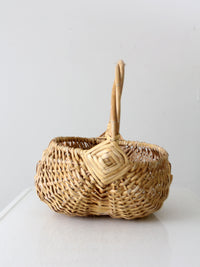 vintage gathering buttocks basket