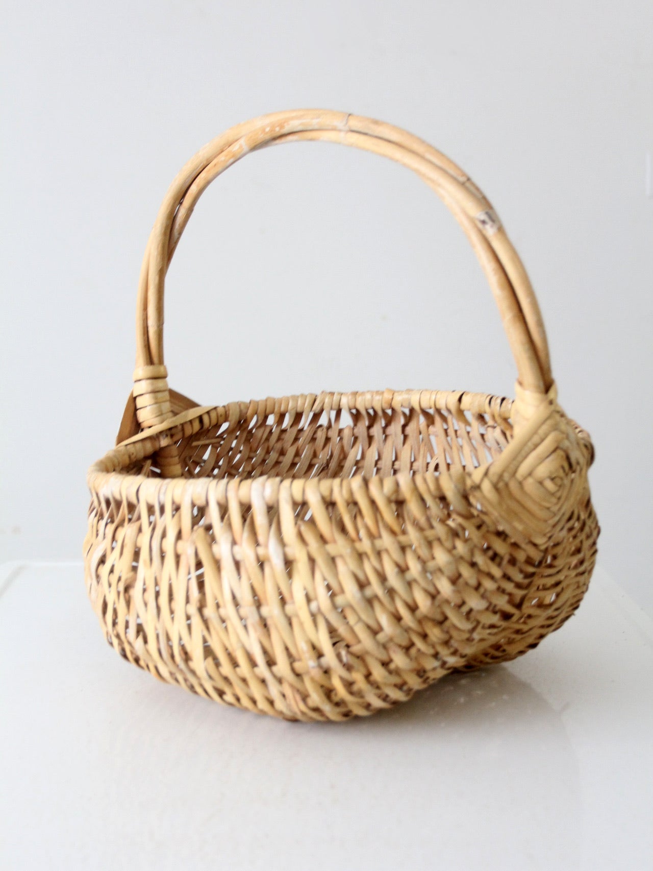 vintage gathering buttocks basket