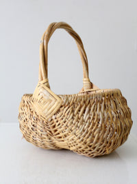 vintage gathering buttocks basket