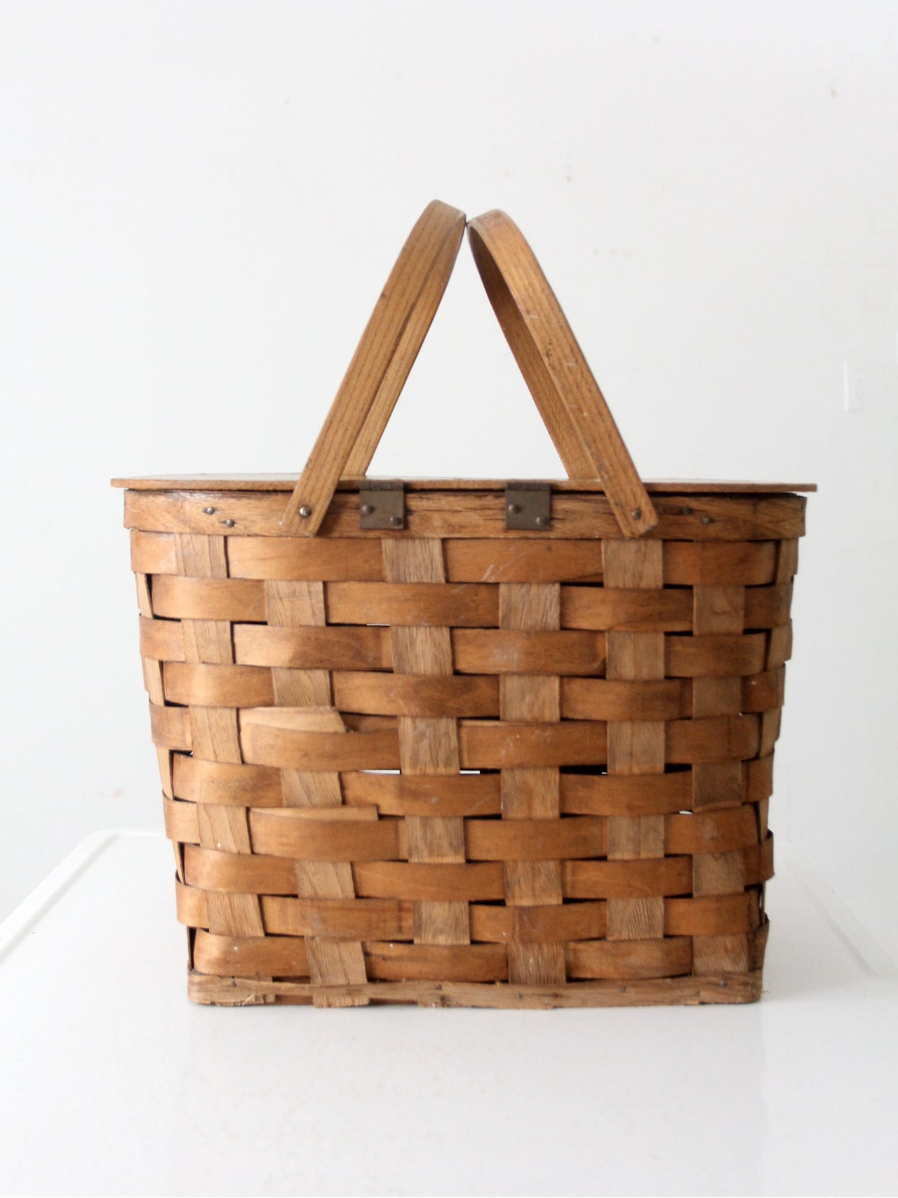 vintage splint weave picnic basket