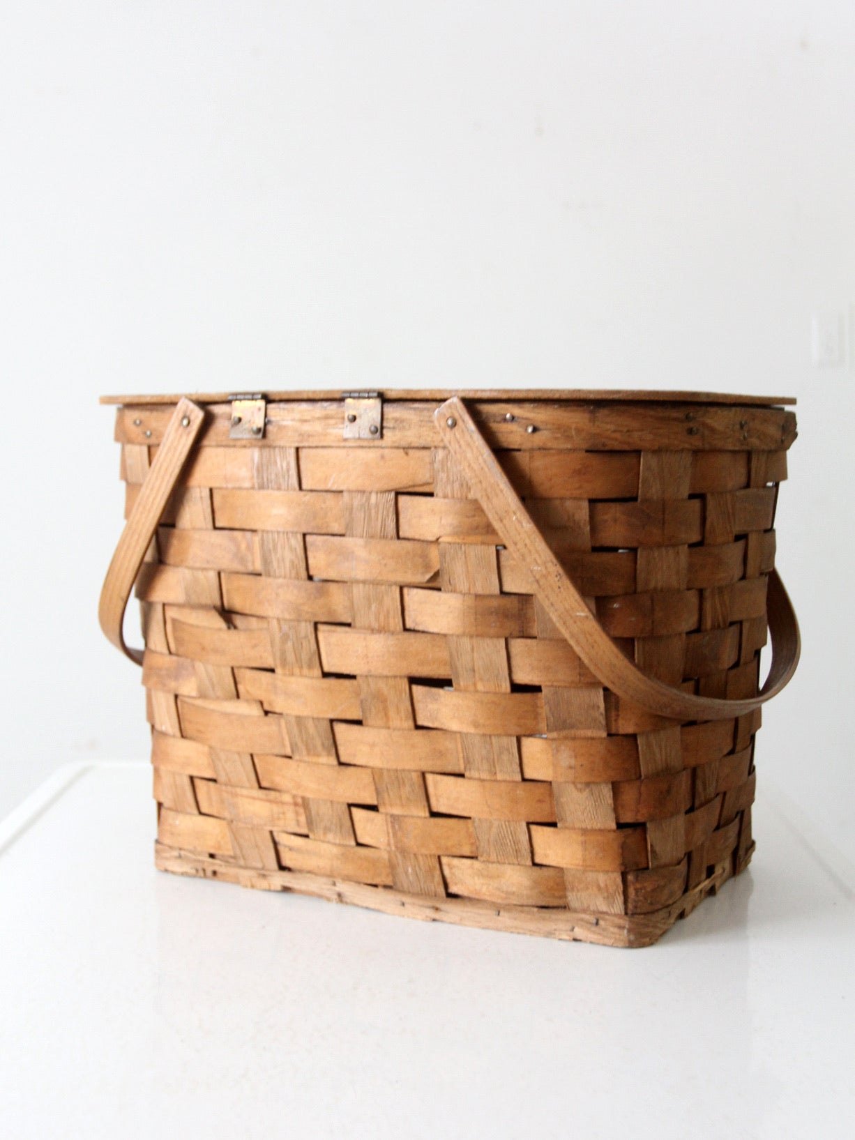 vintage splint weave picnic basket