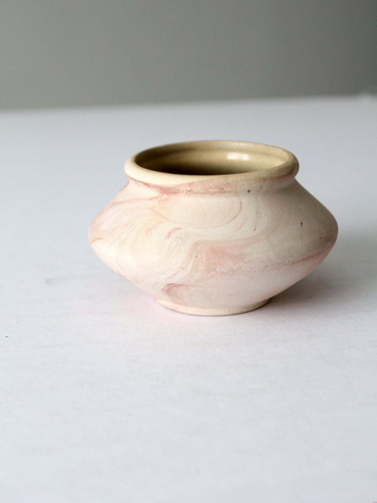 vintage Ey- Noree swirl pottery vase