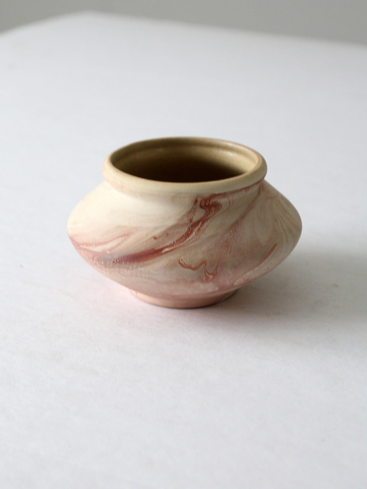 vintage Ey- Noree swirl pottery vase