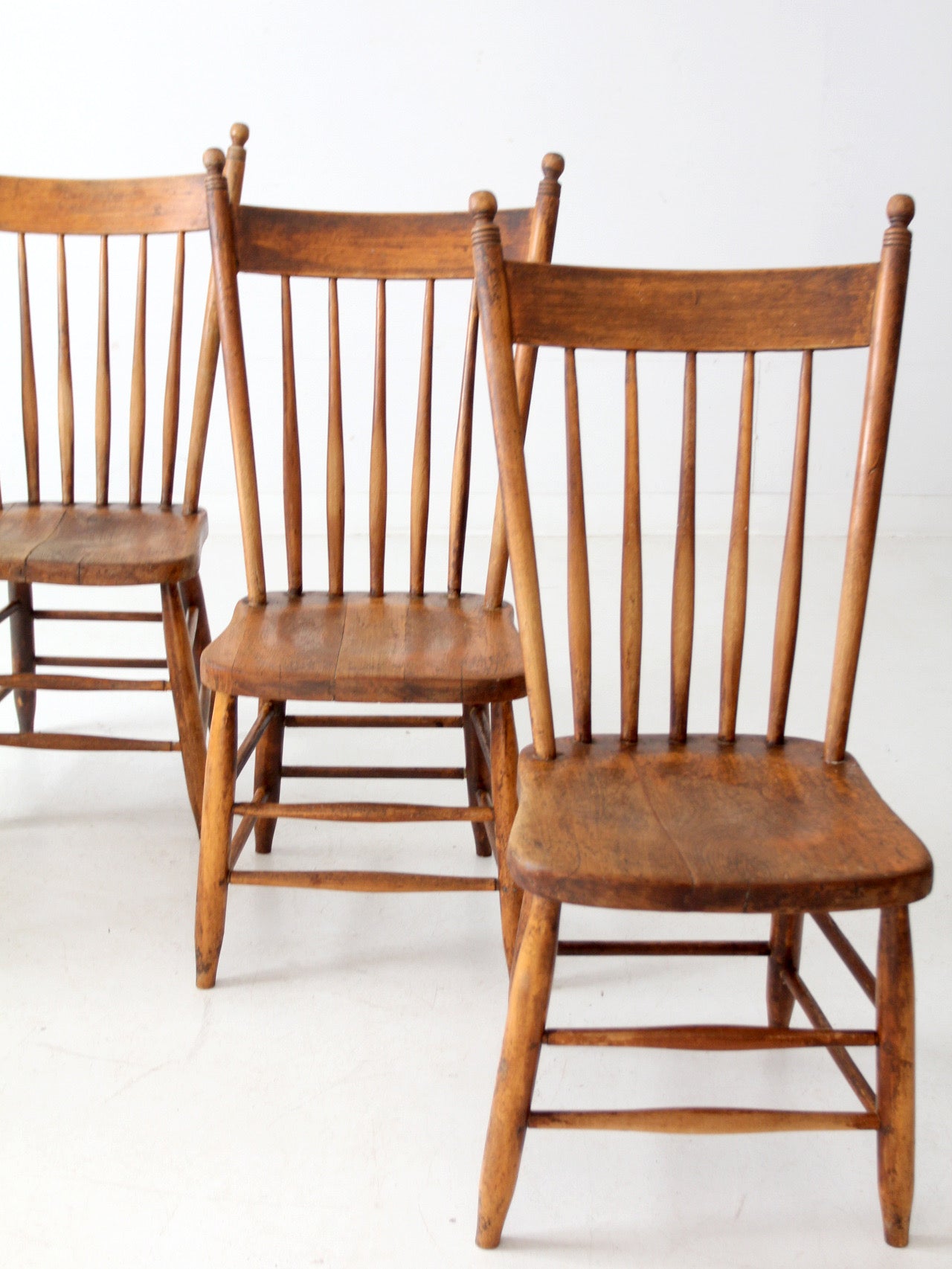 antique farmhouse Windsor dining chairs set of 5