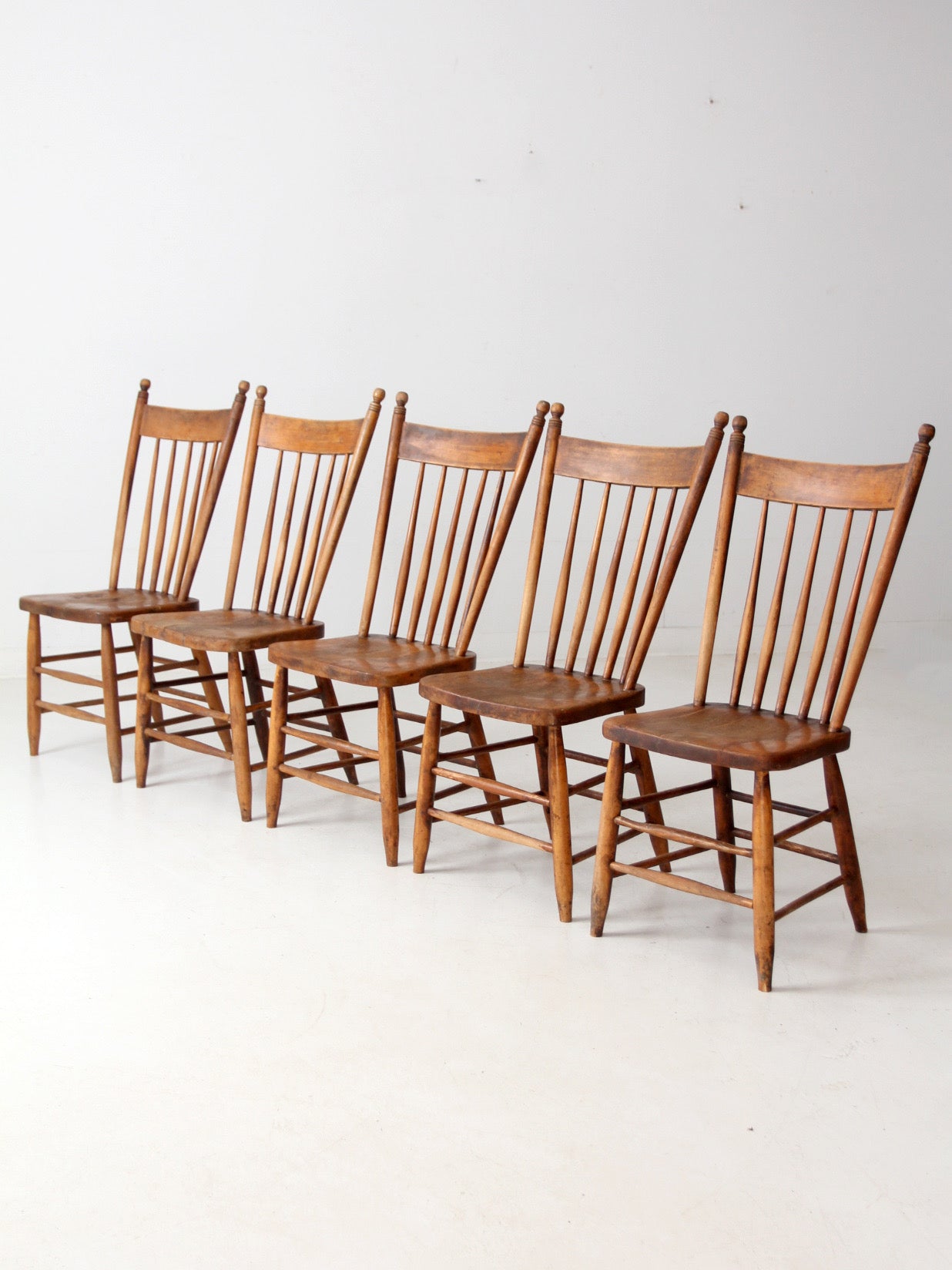 antique farmhouse Windsor dining chairs set of 5