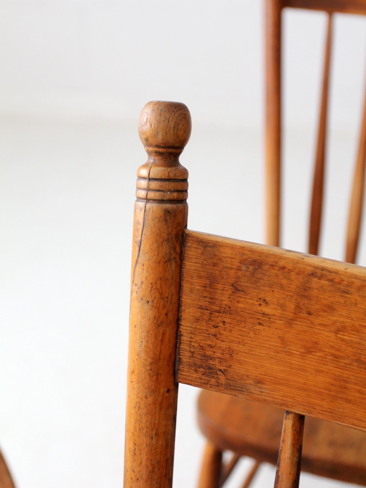 antique farmhouse Windsor dining chairs set of 5