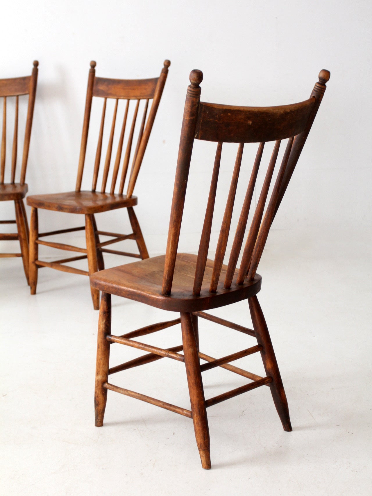antique farmhouse Windsor dining chairs set of 5