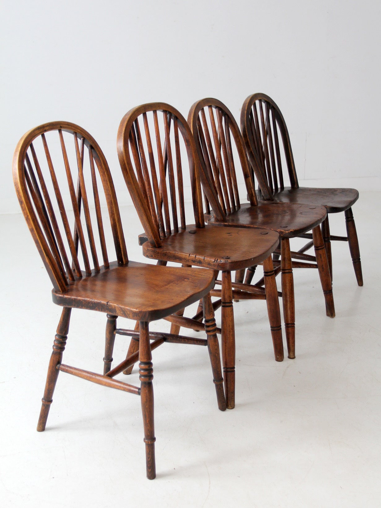 set of 4 antique Windsor brace-back dining chairs