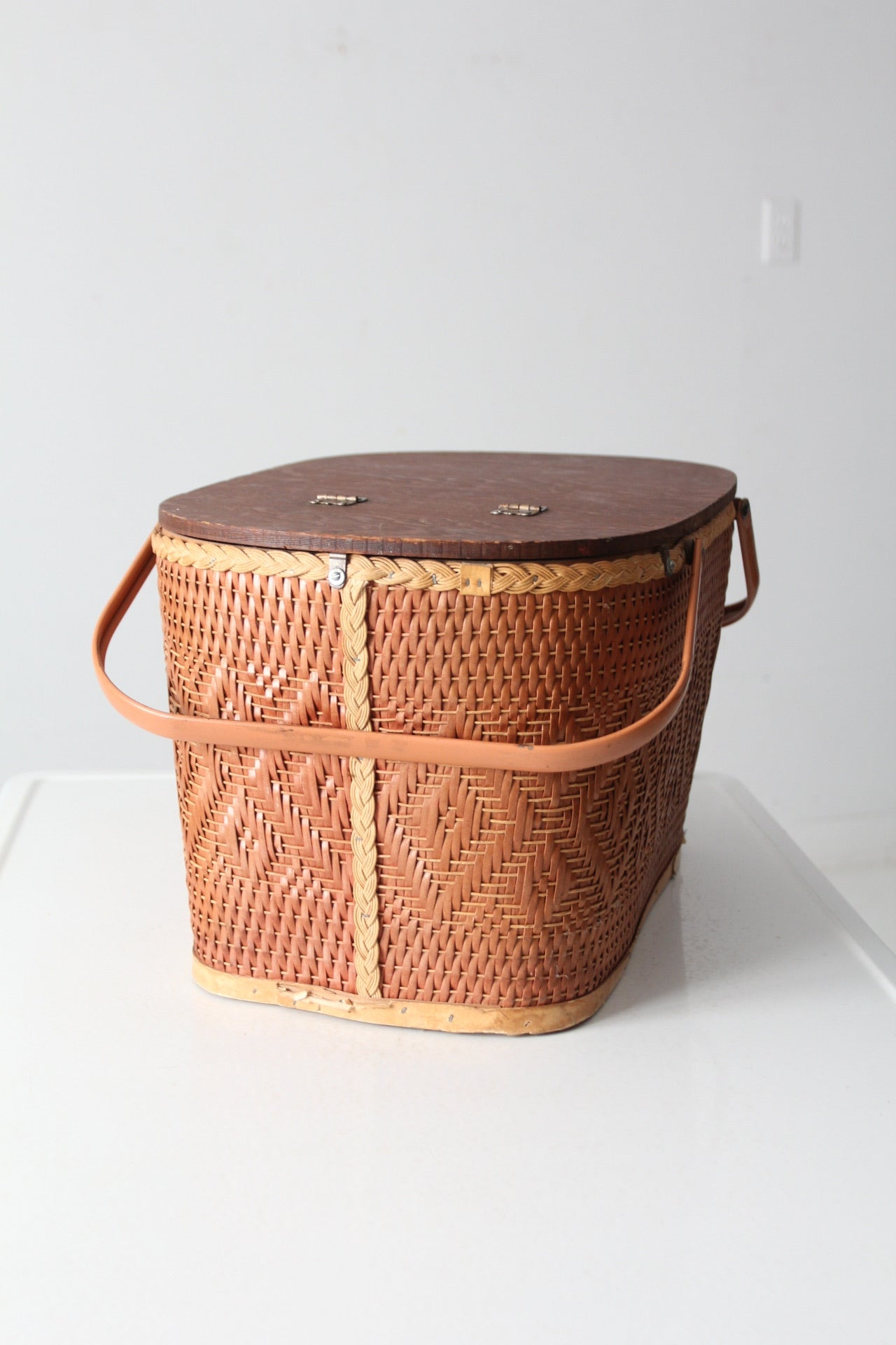 vintage picnic basket