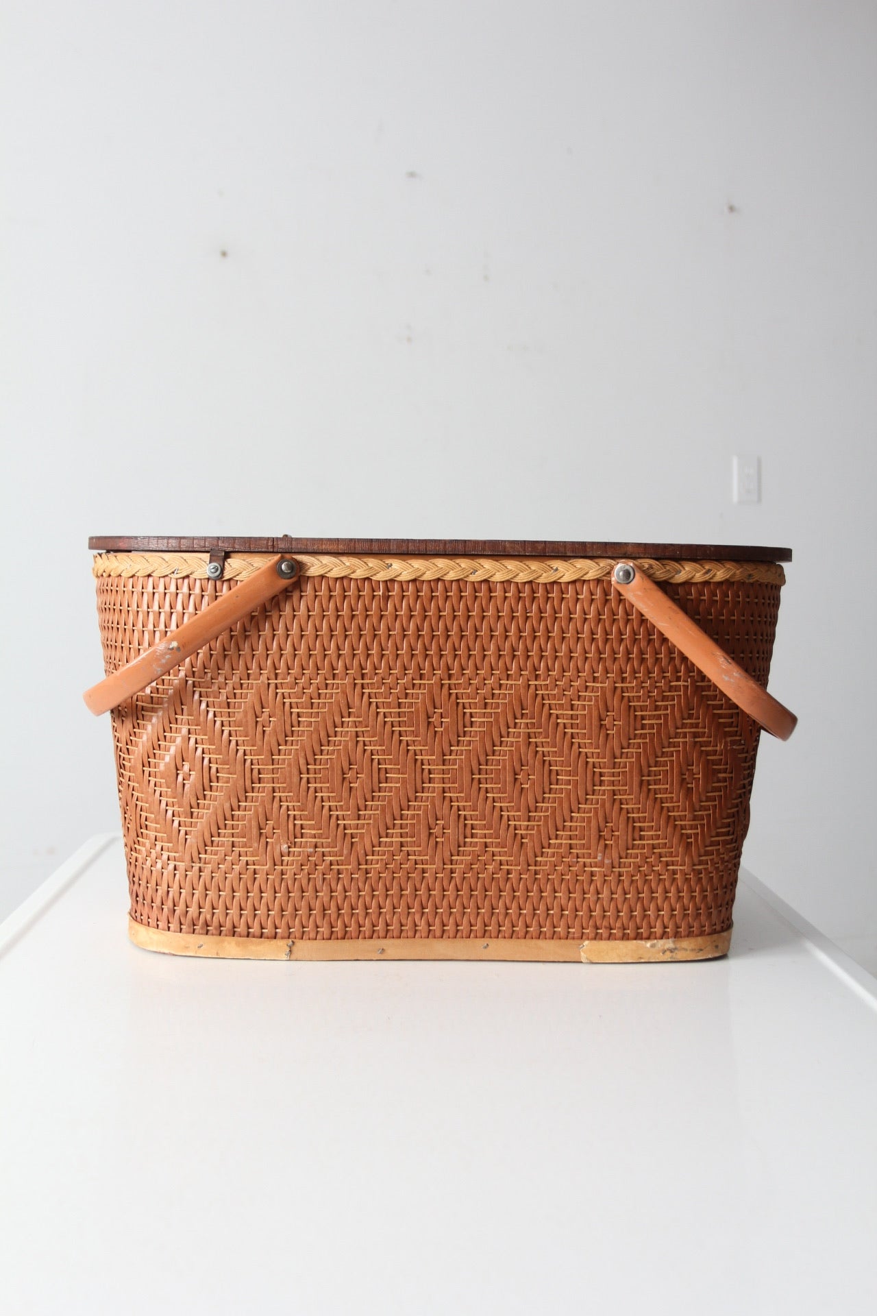 vintage picnic basket
