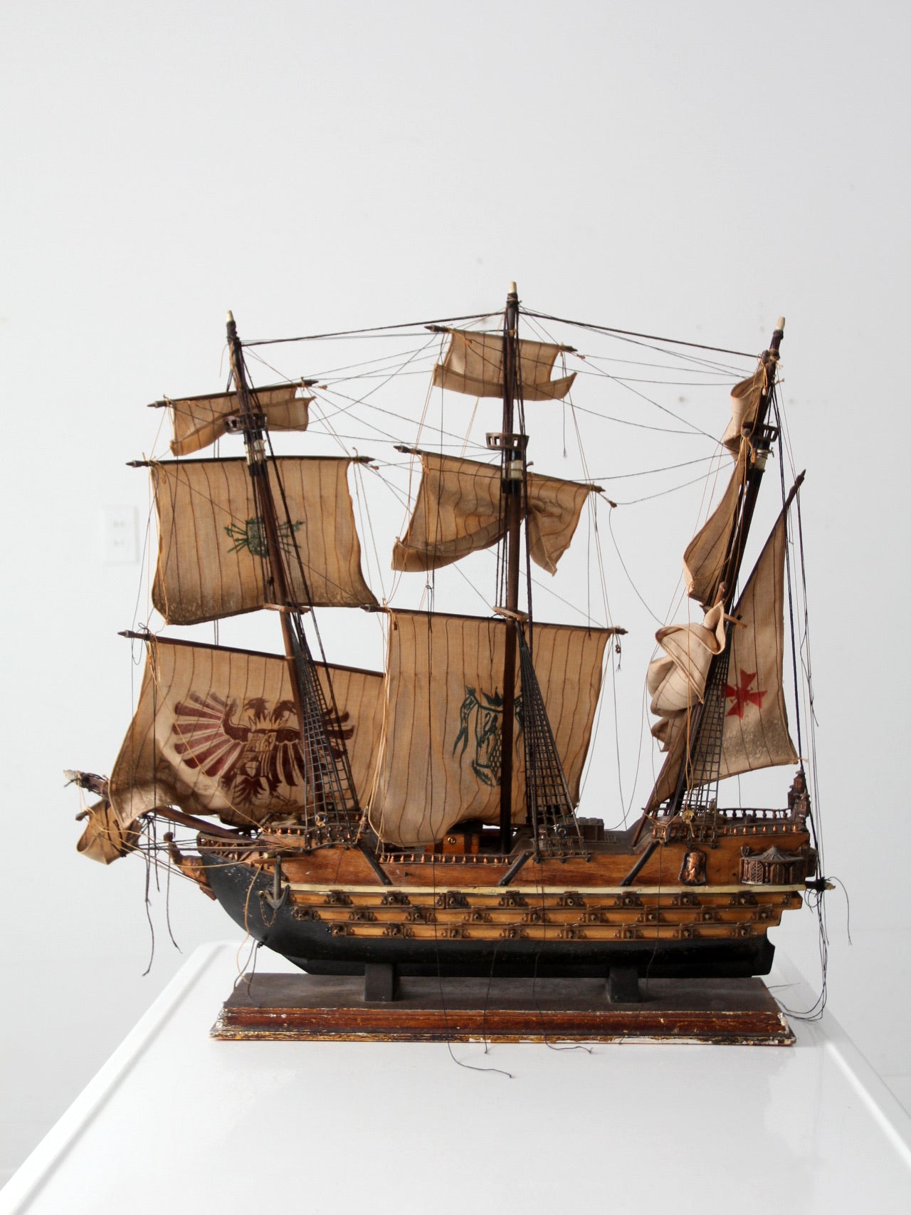 mid century Navio Espanol 1690 model ship