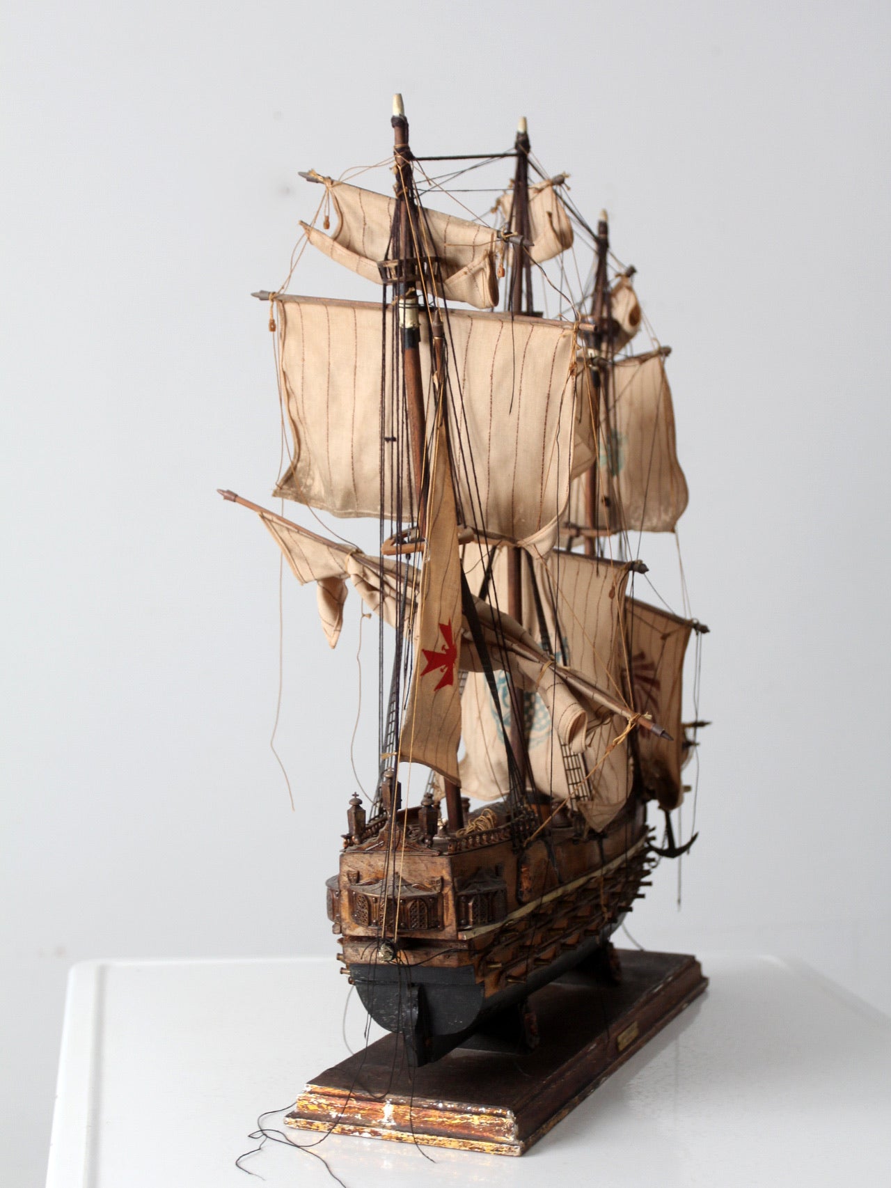 mid century Navio Espanol 1690 model ship