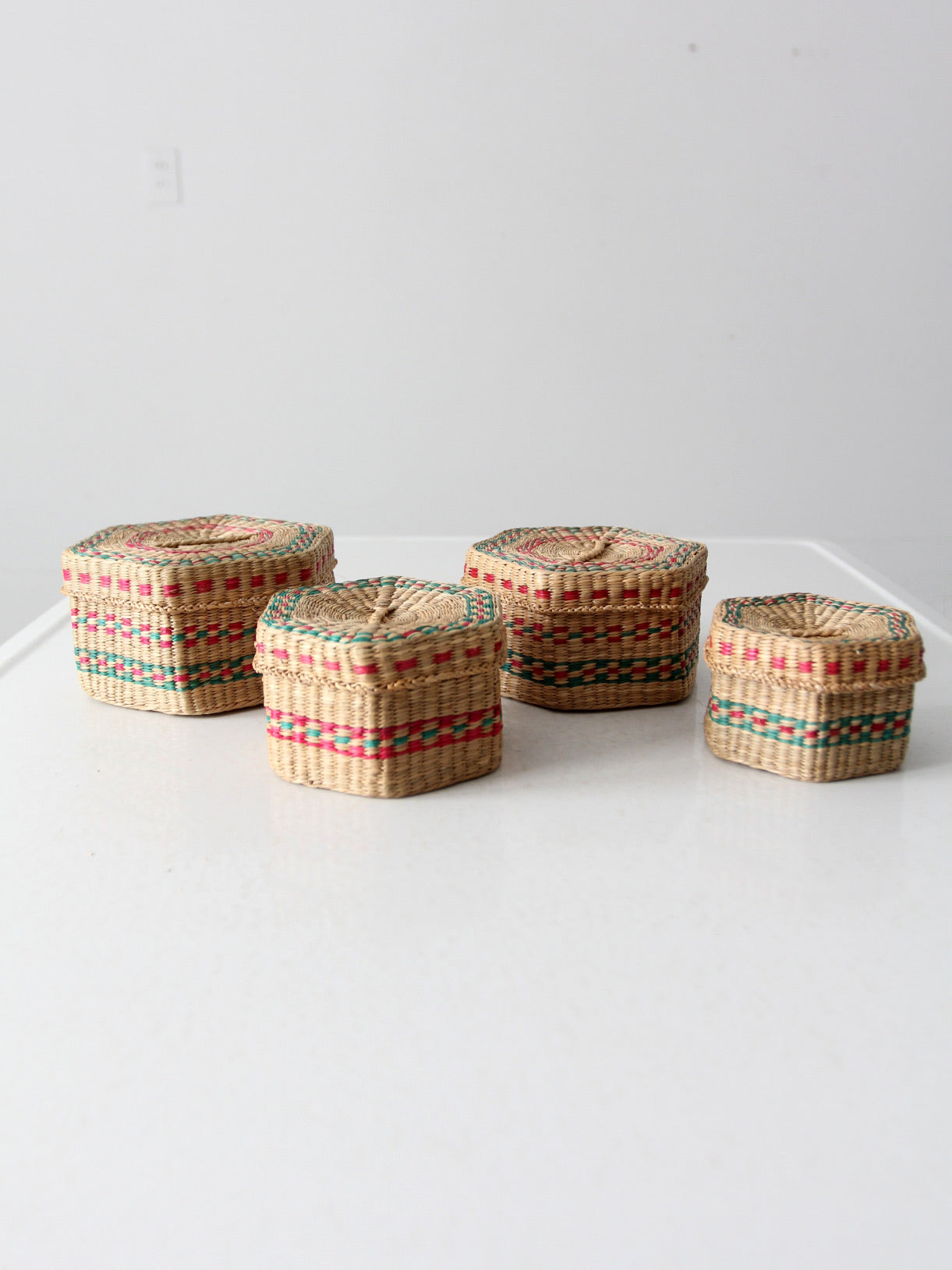 vintage sweetgrass nesting baskets set 4