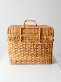vintage woven picnic basket with lining