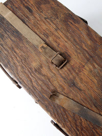 antique Hawkeye Basket insulated picnic basket