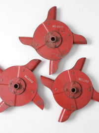 vintage red farm wheel set/3