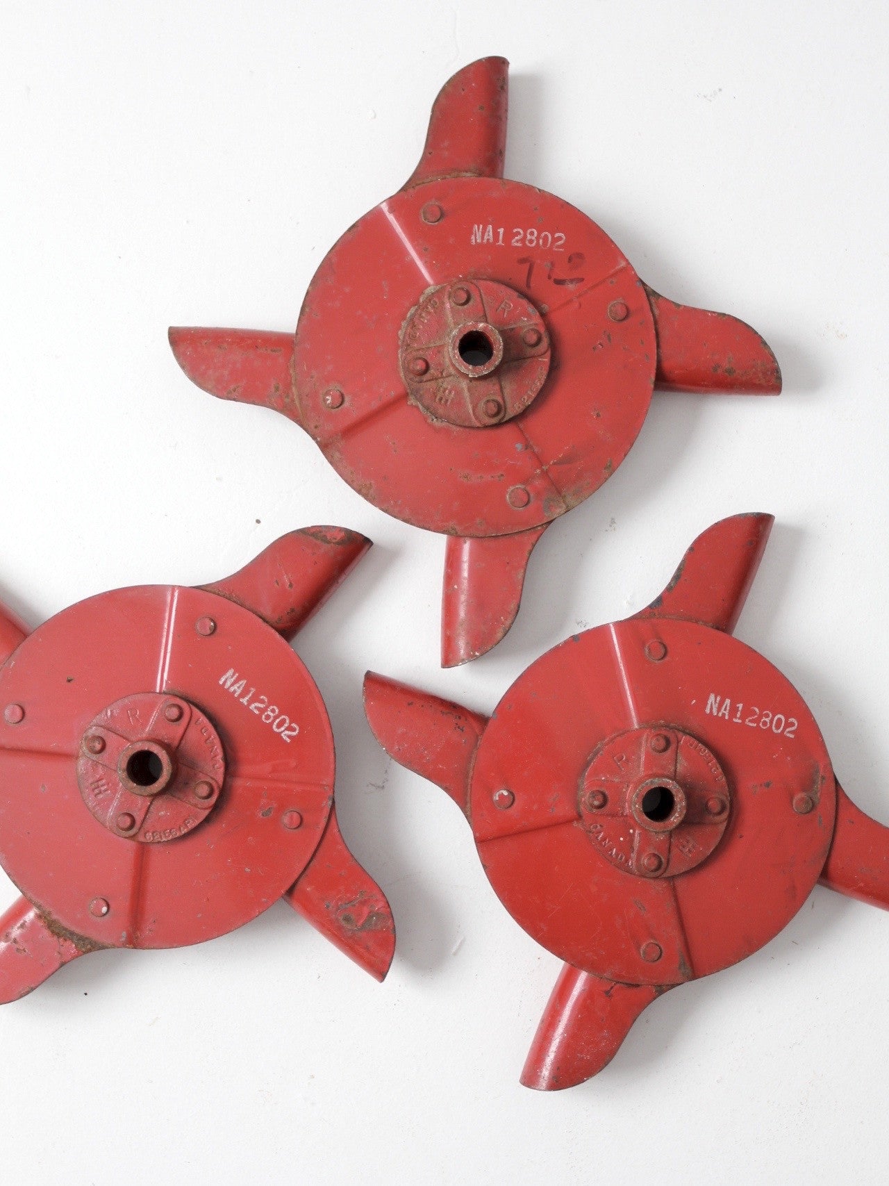 vintage red farm wheel set/3