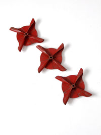 vintage red farm wheel set/3