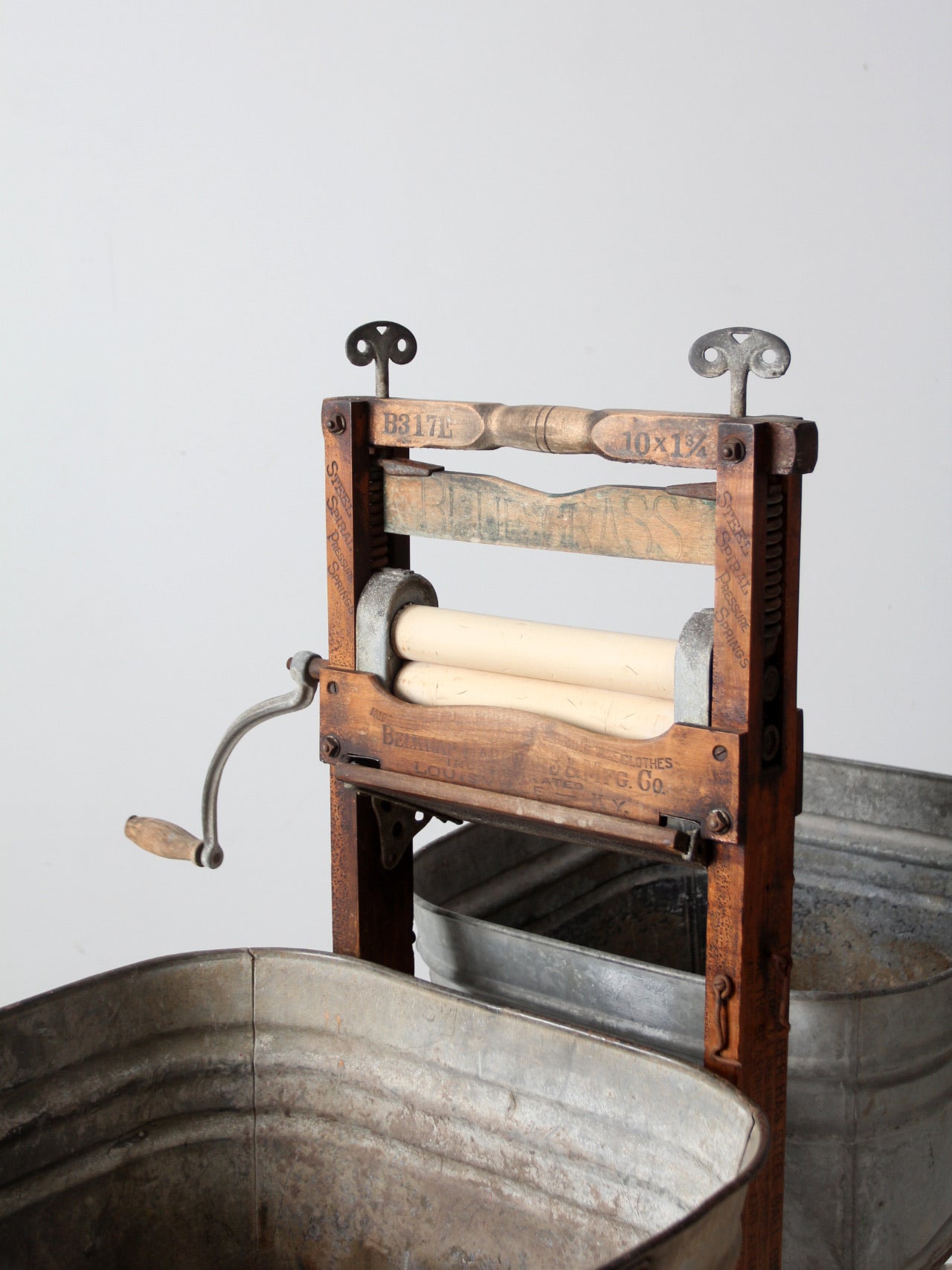 antique Belknap Bluegrass wringer washstand