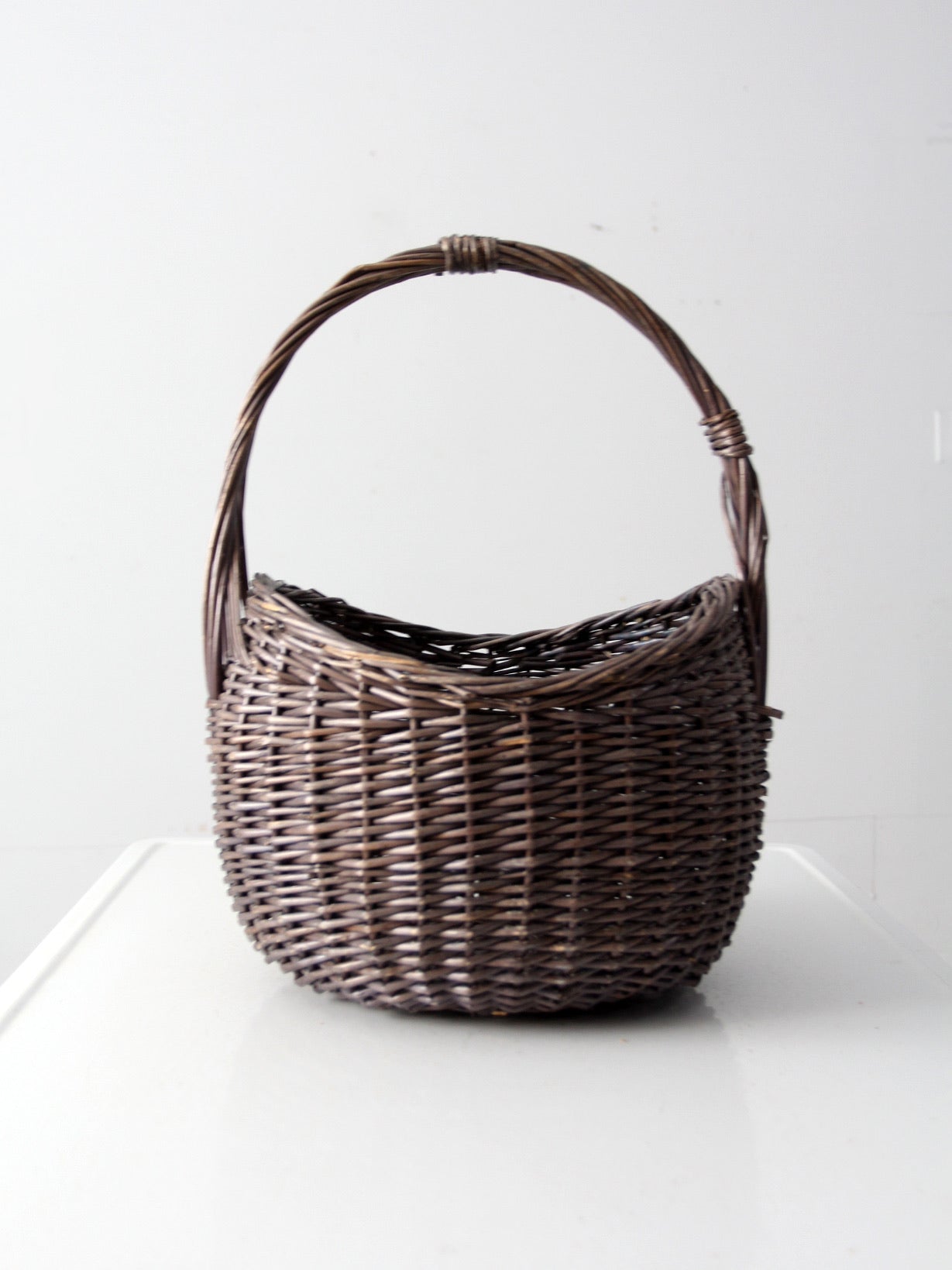 vintage handle basket