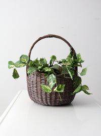 vintage handle basket
