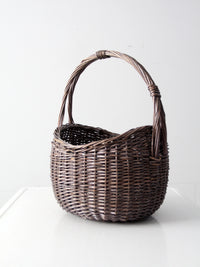 vintage handle basket
