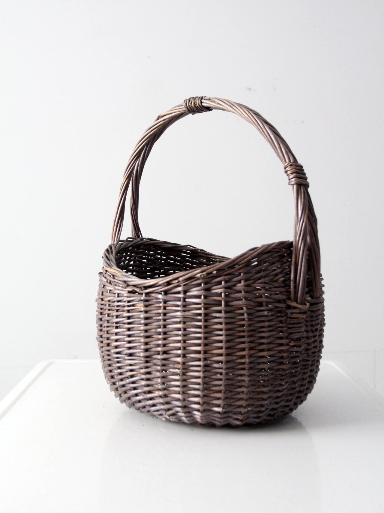 vintage handle basket