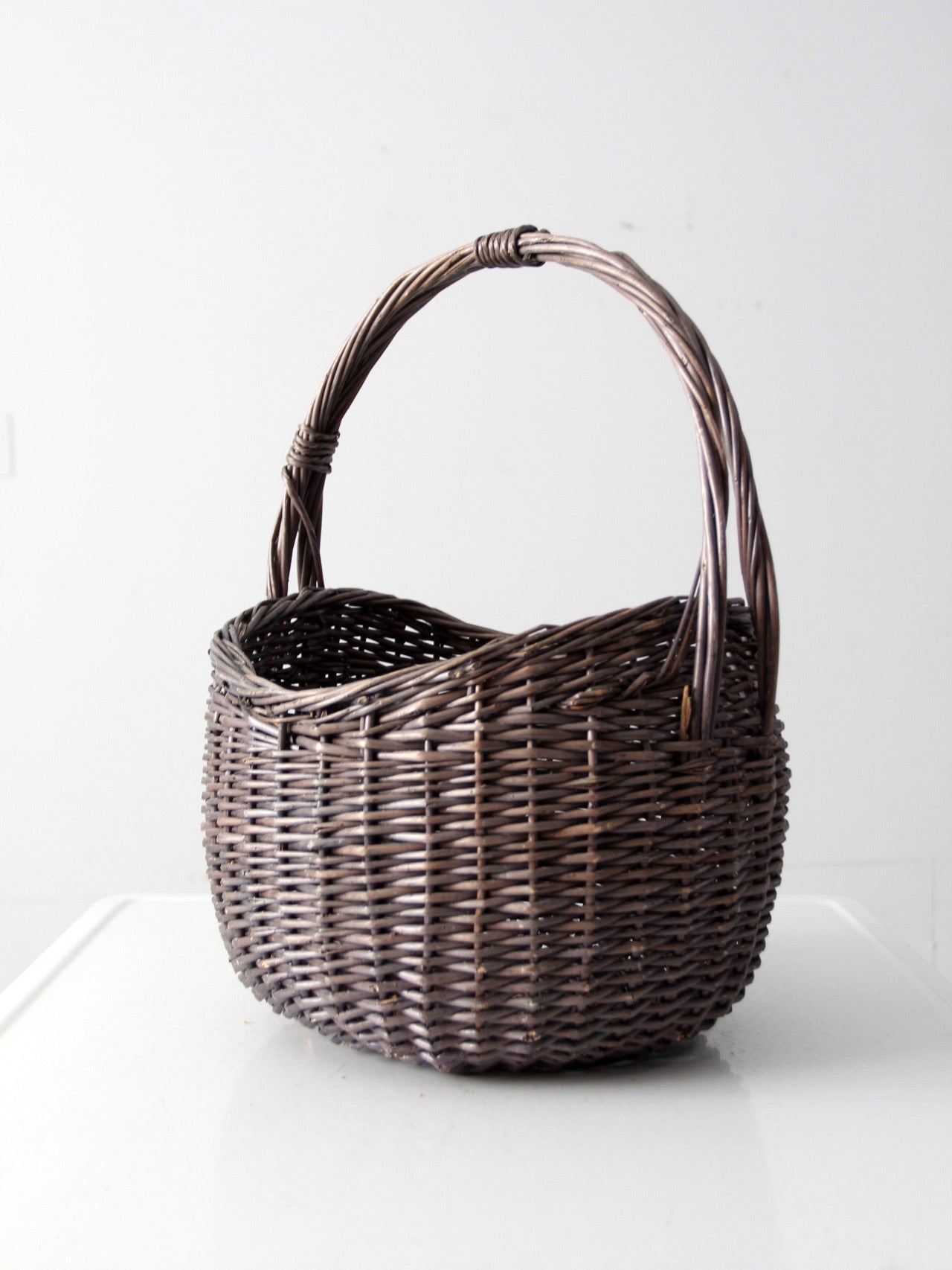 vintage handle basket