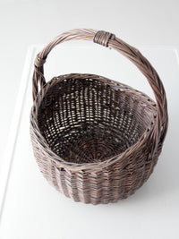 vintage handle basket