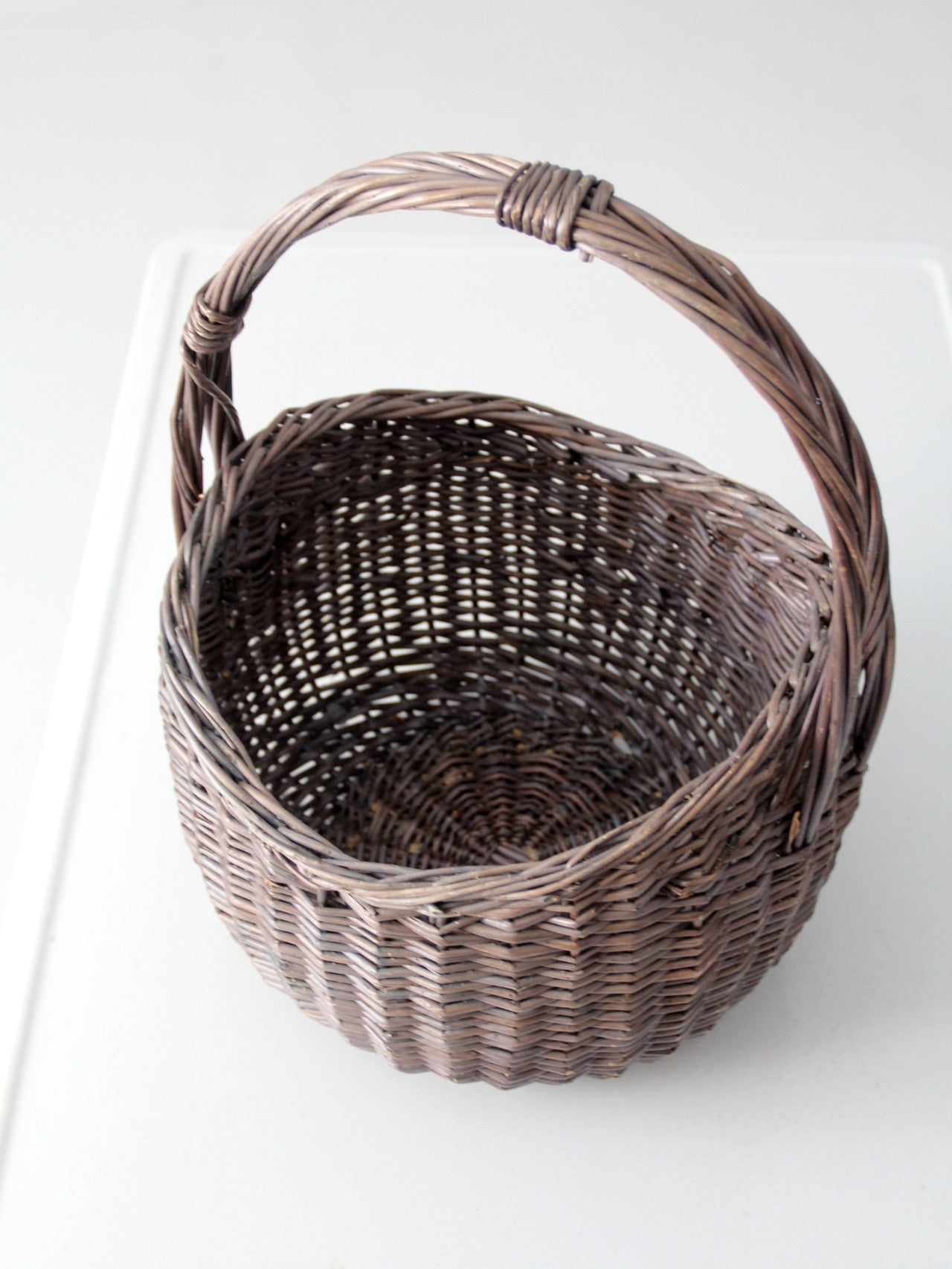 vintage handle basket