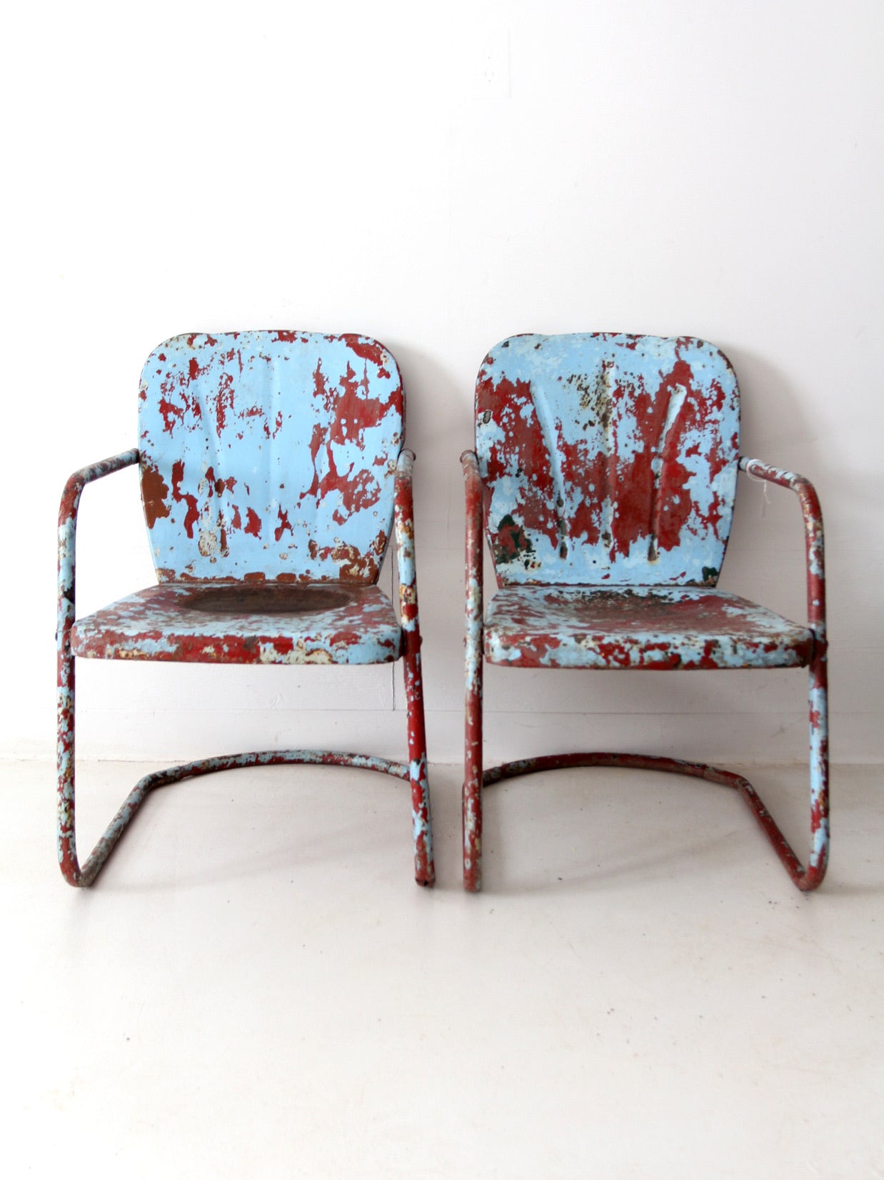 mid-century patio chairs pair