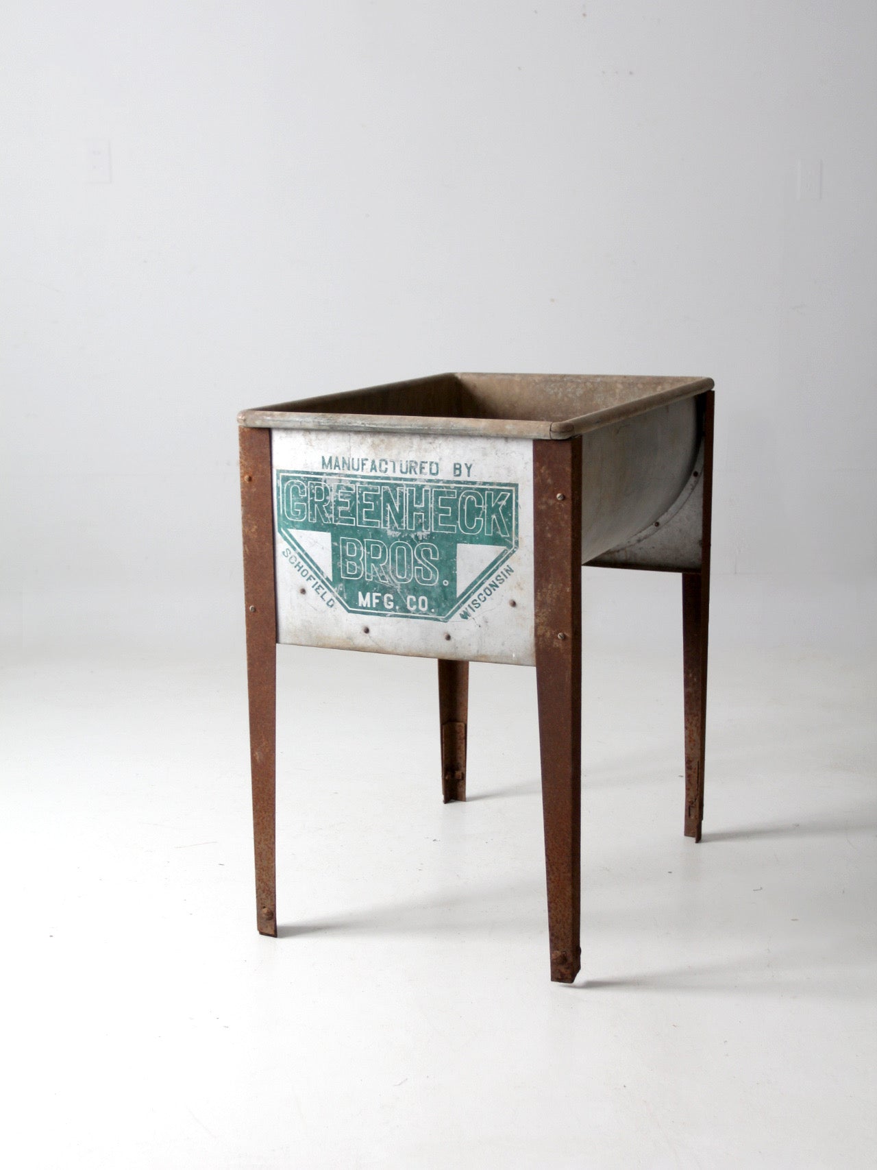 vintage metal washtub