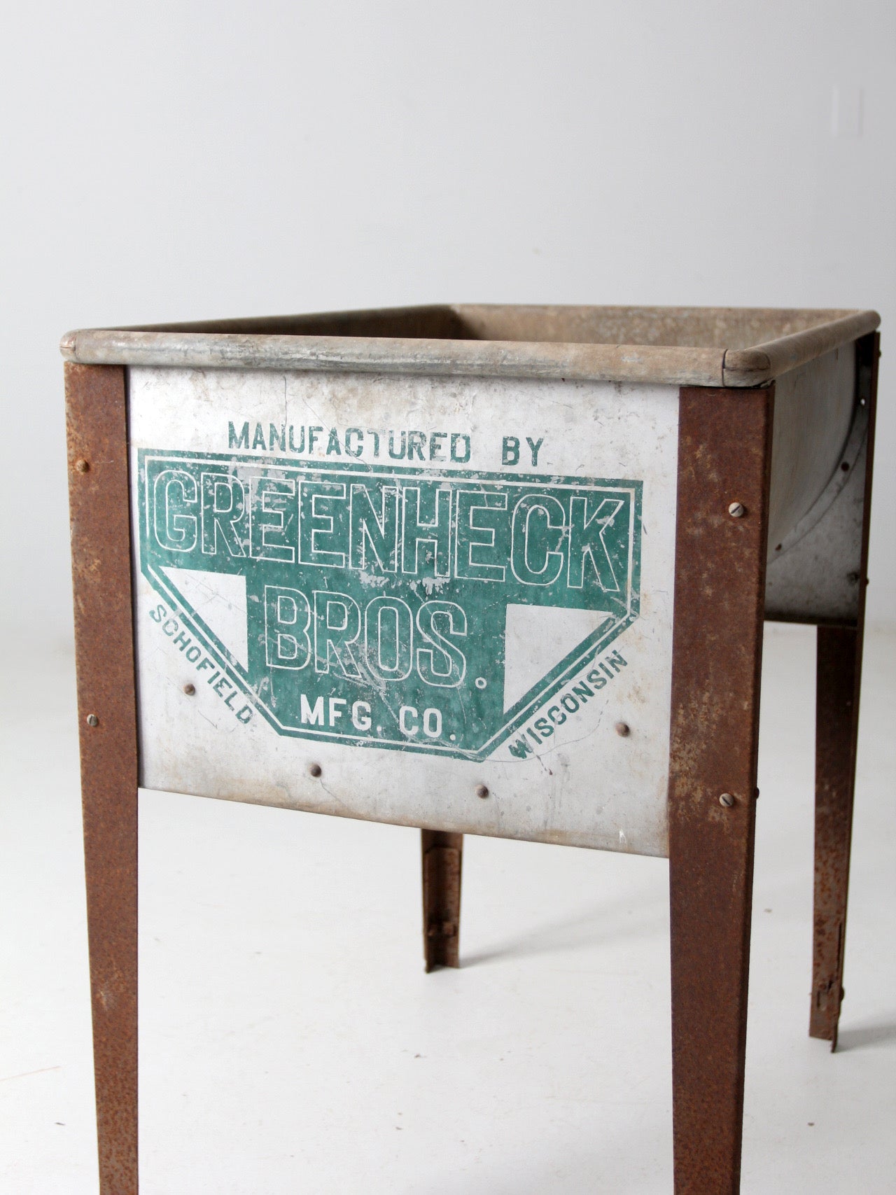 vintage metal washtub