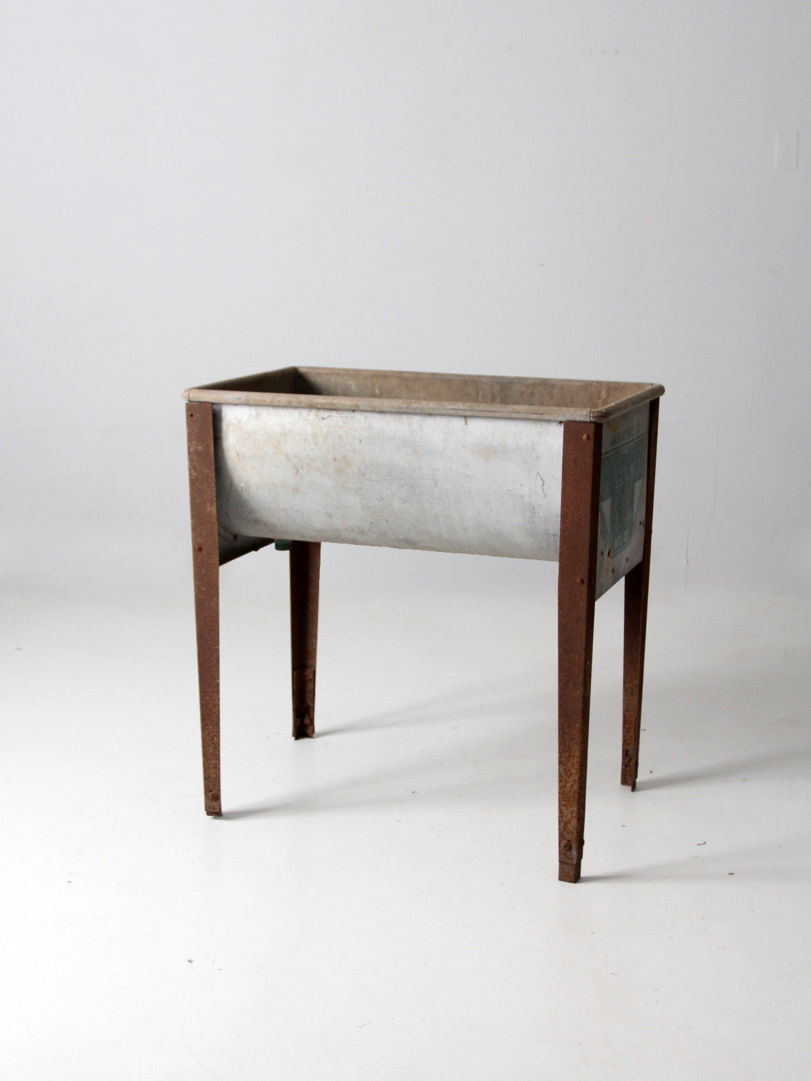 vintage metal washtub